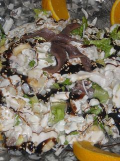 Una foto de Ensalada de pollo agridulce