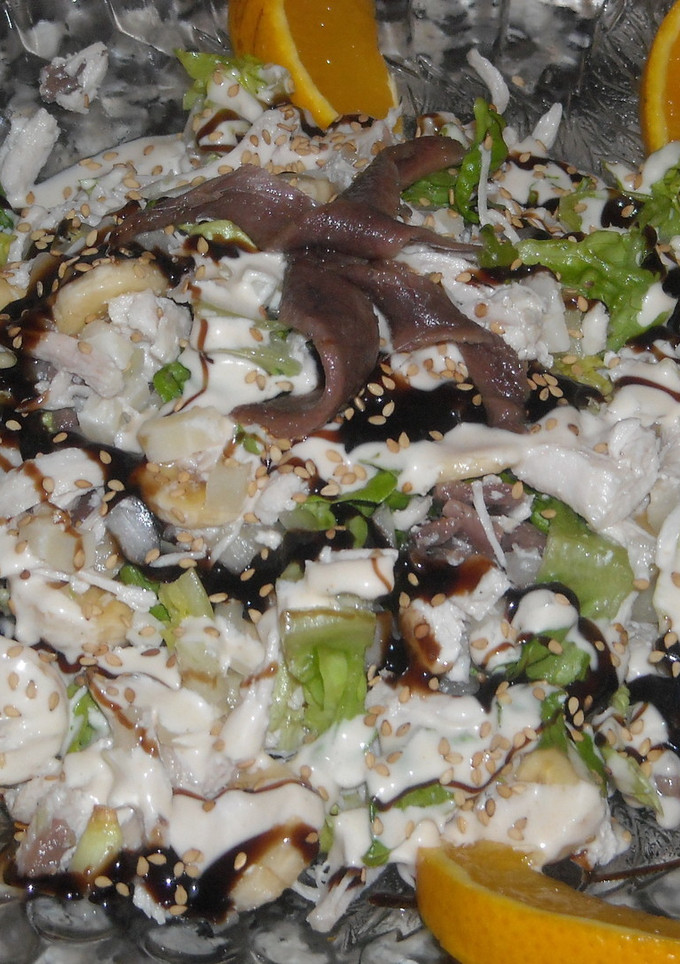 Una foto de Ensalada de pollo agridulce