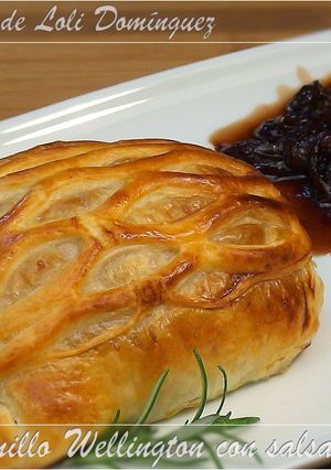 Una foto de Solomillo Wellington con salsa de vinos