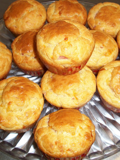 Una foto de Muffins de jamón y queso