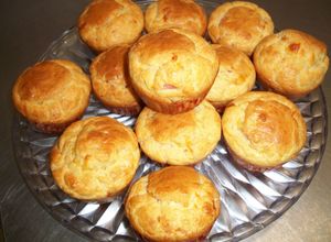 Una foto de Muffins de jamón y queso