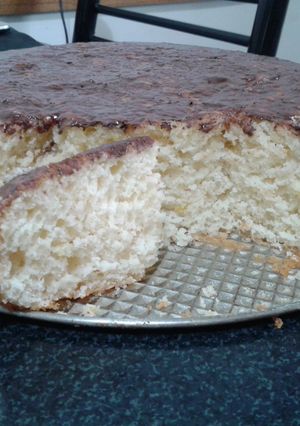 Una foto de Torta suave de limón