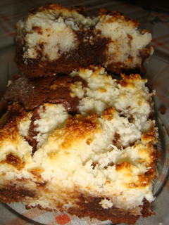 Una foto de Torta brownie de chocolate y coco