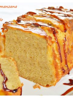 Una foto de Plum-cake de manzana y caramelo