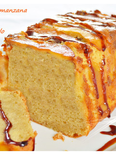 Una foto de Plum-cake de manzana y caramelo