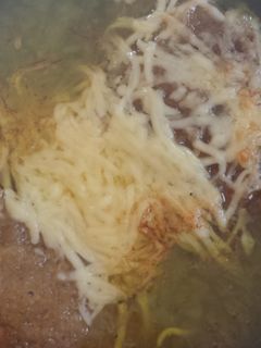 Una foto de Sopa de cebolla-Gratinada