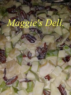 Una foto de Ensalada de manzana verde y nuez