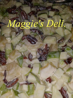 Una foto de Ensalada de manzana verde y nuez