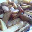 Gajos de patata con orégano y pimentón