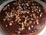 Torta húmeda de banana, chocolate y frutos secos