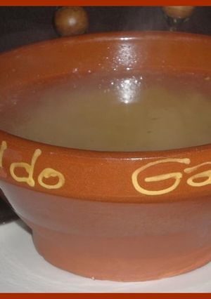 Una foto de Sopa de cocido gallego