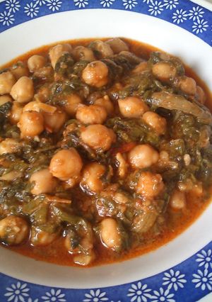 Una foto de Garbanzos con acelga y pimentón dulce