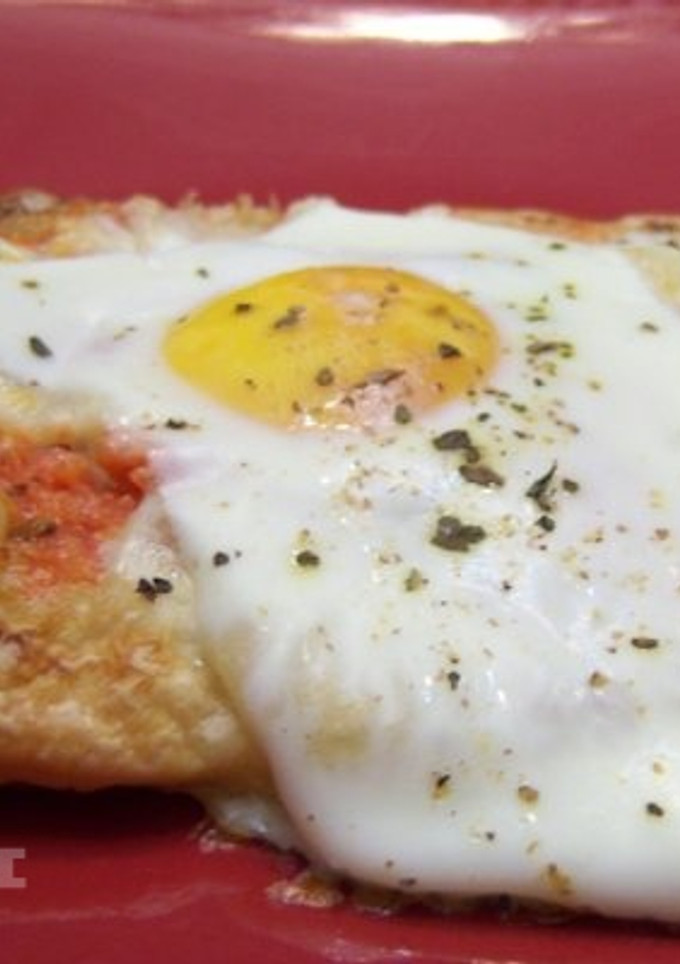 Una foto de Hojaldre de tomate, queso y huevo