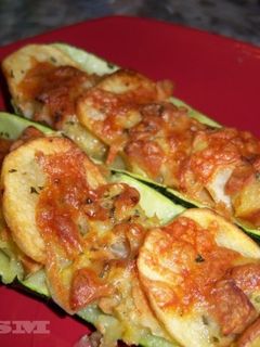Una foto de Calabacines rellenos de carne vegetal