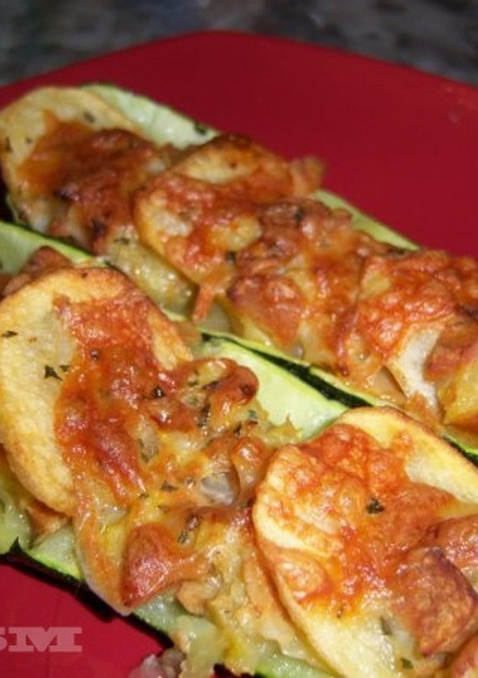 Una foto de Calabacines rellenos de carne vegetal 