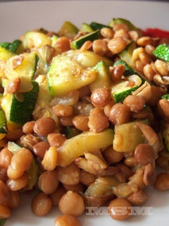 Una foto de Ensalada de lentejas y calabacín