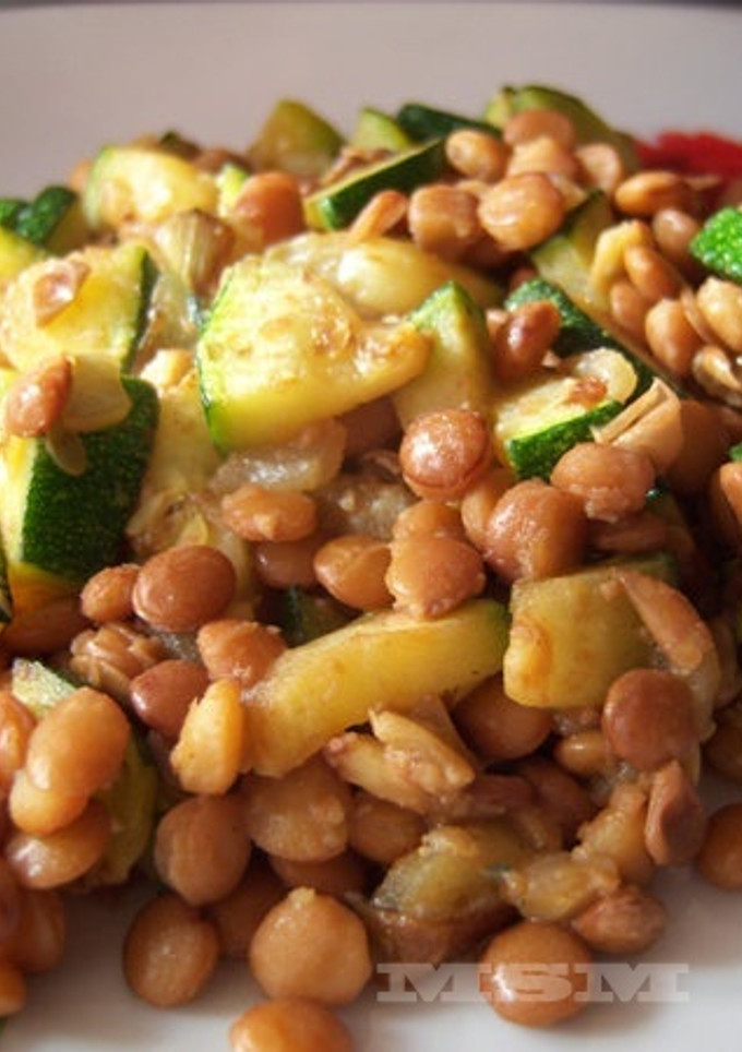Una foto de Ensalada de lentejas y calabacín