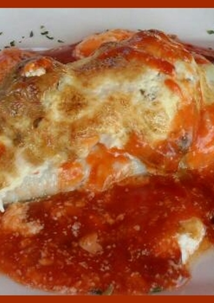Una foto de Bacalao fresco con tomate y gratinado con langostinos