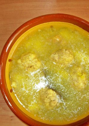 Una foto de Sopa de bolas de carne picada