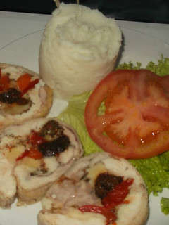 Una foto de Pollo arrollado navideño