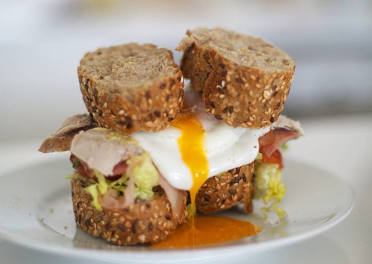 Sándwich con sobras de pavo asado