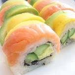 Sushi uramaki arcoiris