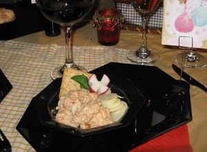 Una foto de Ensalada navideña de centolla y palmitos