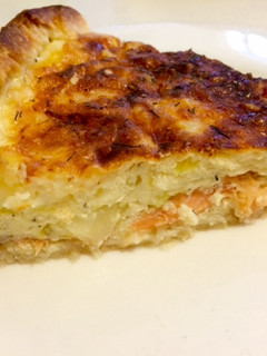 Foto principal de Quiche de salmón con puerro y cebolla