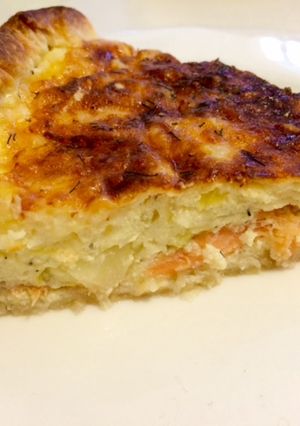 Una foto de Quiche de salmón con puerro y cebolla
