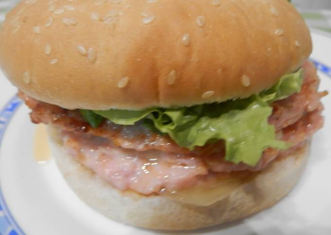 Foto principal de hamburguesa de pollo  con jamon york y queso
