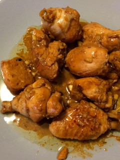 Una foto de Pollo marinado en salsa de soja y lima