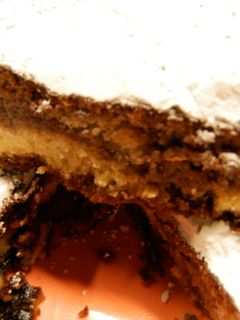 Una foto de Tarta de santiago con almendra y chocolate
