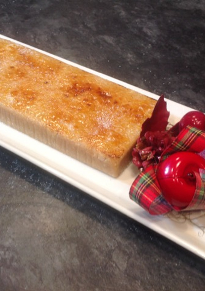 Una foto de Turrón de canela con yema quemada