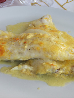 Una foto de Filetes de dorada al horno con nata y azafrán