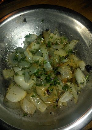 Una foto de Ensalada de cebollas asadas a la provenzal