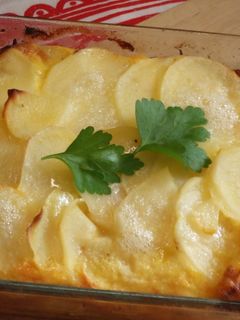 Una foto de Pastel de salmón y patatas al horno