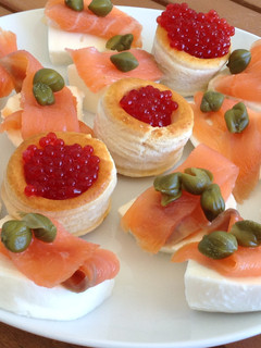 Una foto de Canapés de salmón ahumado