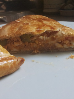 Una foto de Empanada de atún rápida (con masa brisa)