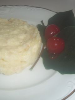 Una foto de Ensaladilla de patata y gamba pelada