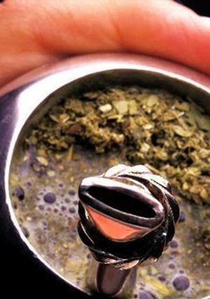 Una foto de Cómo preparar y cebar un buen mate