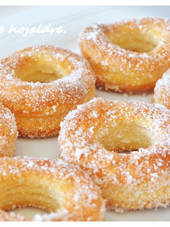Una foto de Rosquillas de hojaldre (cristaleiro)
