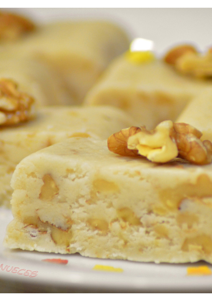 Una foto de Turrón de nata y nueces con Thermomix