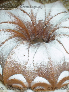 Una foto de Bizcocho "Corona de naranja con chocolate"