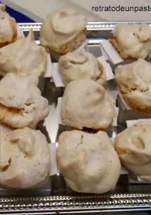 Una foto de Suspiros de almendra sin gluten ni lactosa