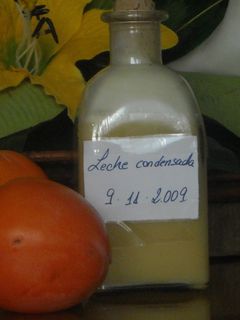 Una foto de Leche condensada casera de la mami