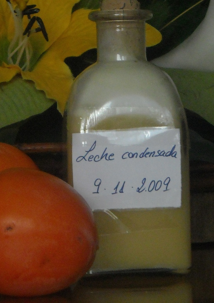 Una foto de Leche condensada casera de la mami