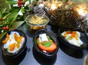 Una foto de canapés de bacalao ahumado