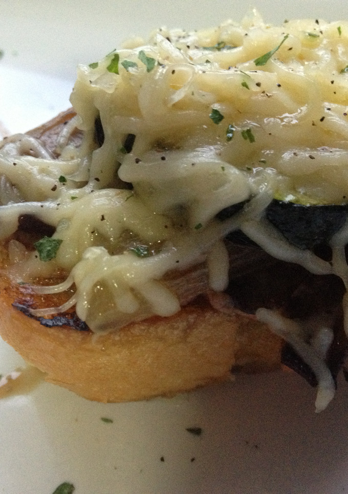 Una foto de Pincho de setas y paté trufado