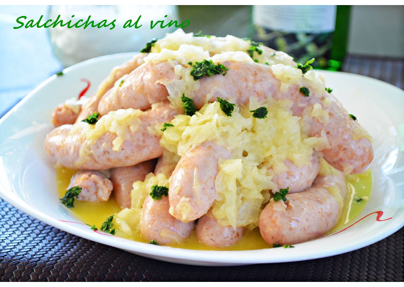 Salchichas al vino blanco (Thermomix)