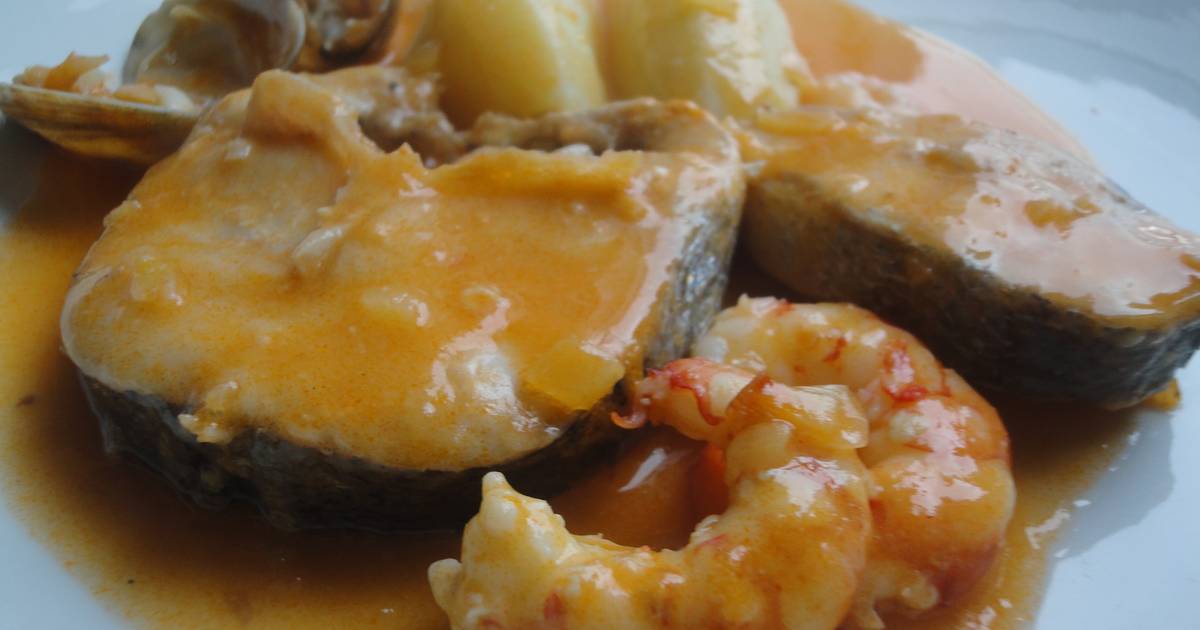 Merluza en salsa de marisco Receta de Rebe- Cookpad